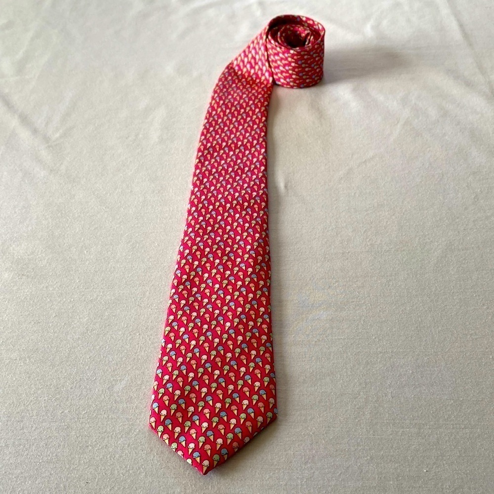 NWT Silk Vineyard Vines Martha's Vineyard Ice Cream Cone Novelty Tie.